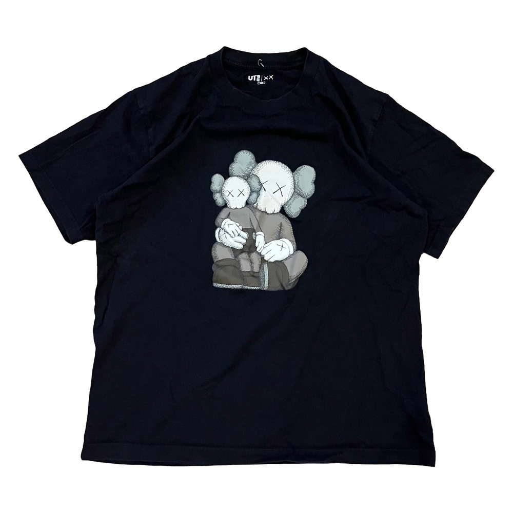 Uniqlo T-Shirt UT x KAWS Companion Graphic Mens Large Black Short Sleeve